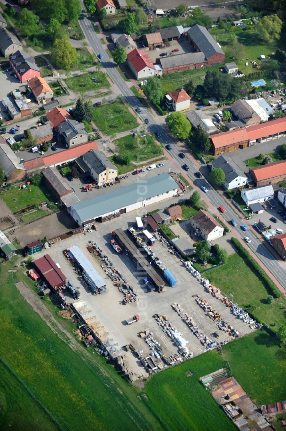 Aerial image Schwanebeck - Material trading on the village road in the 16341 Panketal Schwanebeck