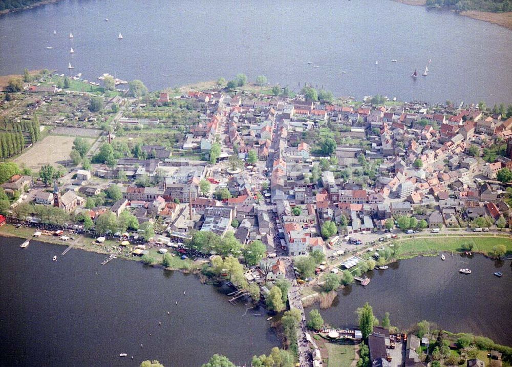 Werder / Havel - BRA from the bird's eye view: Baumblütenfest in Werder / Havel.