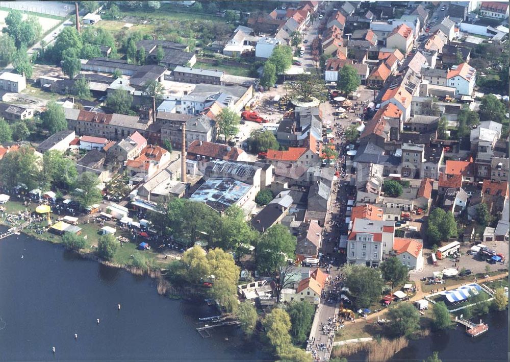 Werder / Havel - BRA from the bird's eye view: Baumblütenfest in Werder / Havel.