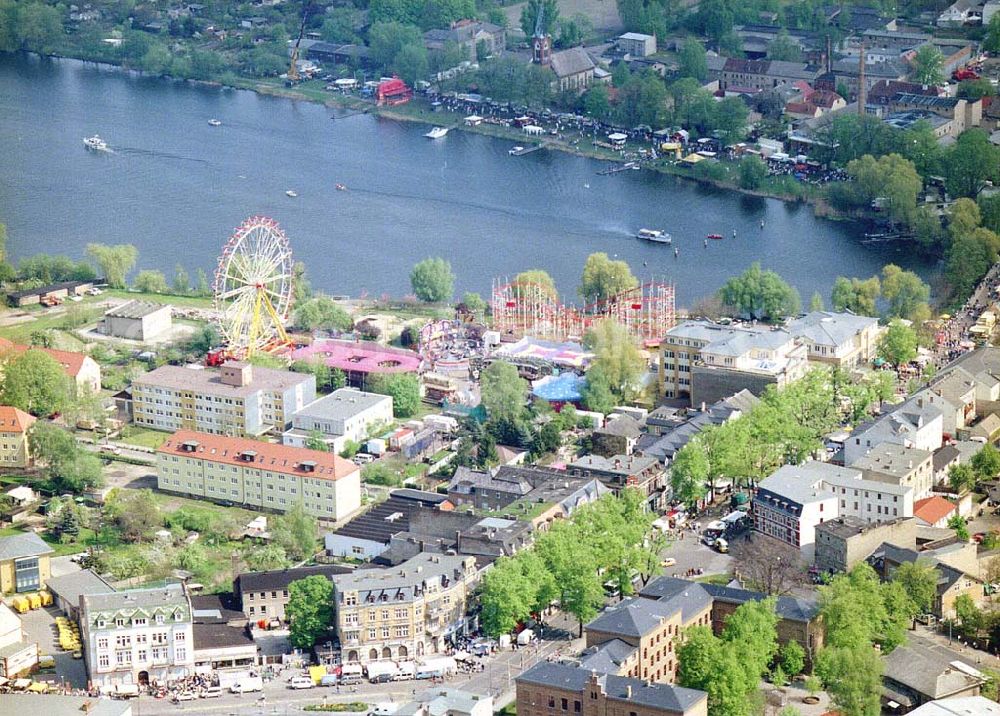 Werder / Havel - BRA from the bird's eye view: Baumblütenfest in Werder / Havel.