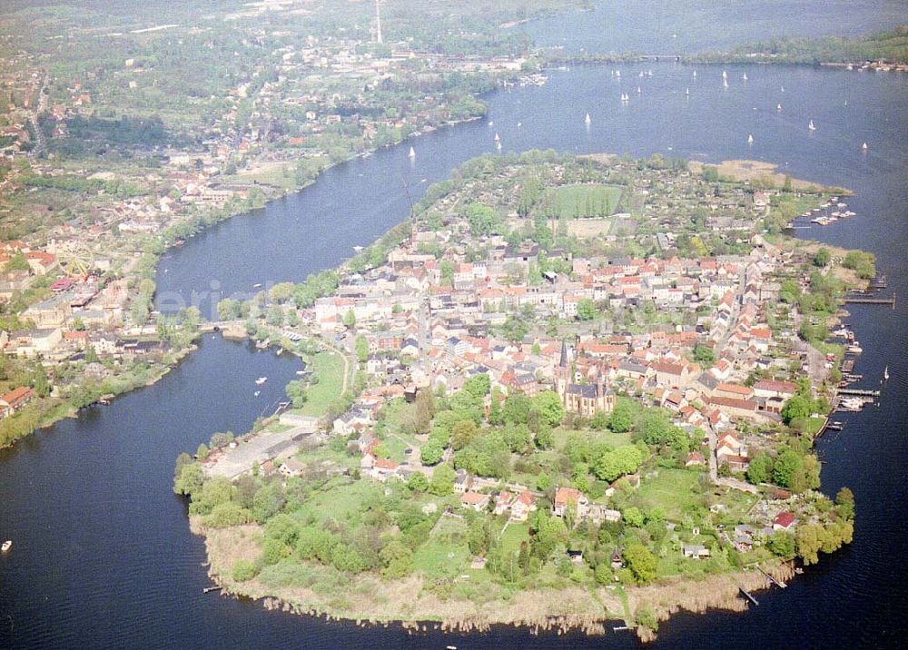 Werder / Havel - BRA from above - Baumblütenfest in Werder / Havel.