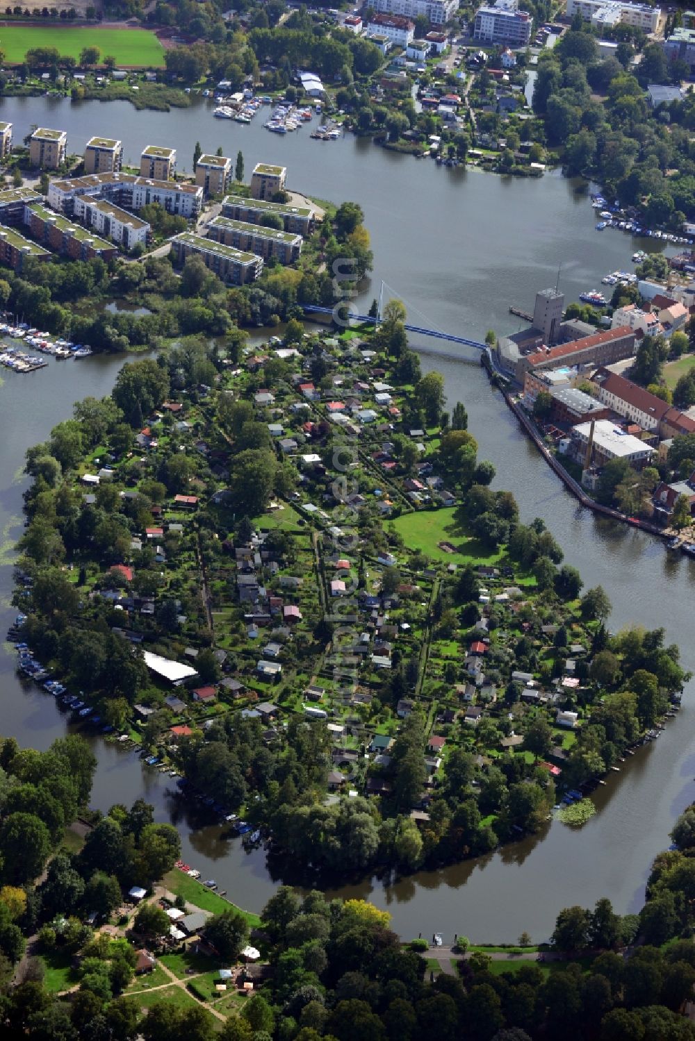 Aerial image Berlin OT Köpenick - View of the Baumgarteninsel in the district of Koepenick in Berlin