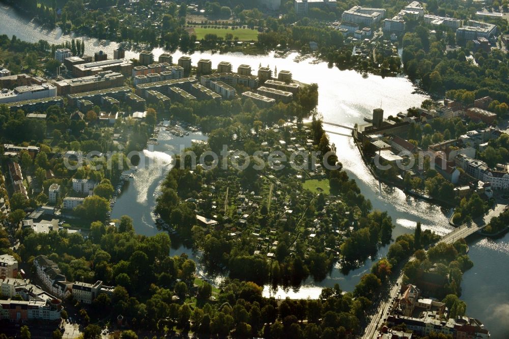 Aerial image Berlin OT Köpenick - View of the Baumgarteninsel in the district of Koepenick in Berlin