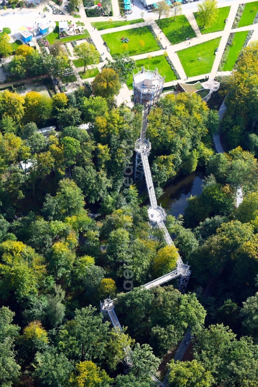 Aerial photograph Bad Iburg - Park of Baumkronenweg and Aussichtsturm of LAGA Landesgartenschau in Bad Iburg in the state Lower Saxony, Germany