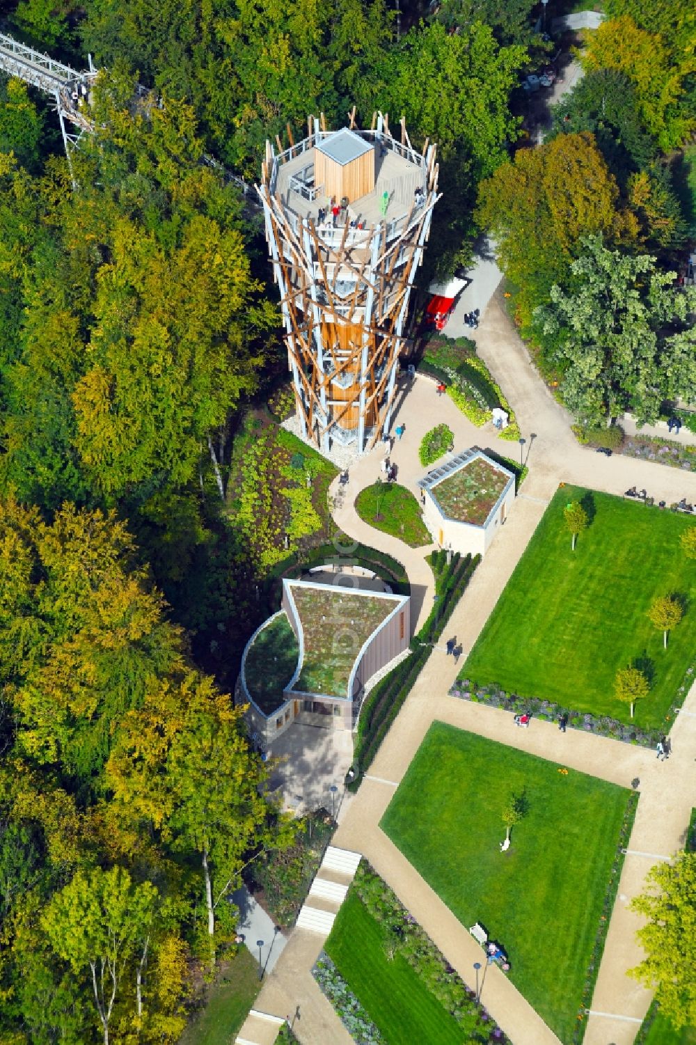 Aerial photograph Bad Iburg - Park of Baumkronenweg and Aussichtsturm of LAGA Landesgartenschau in Bad Iburg in the state Lower Saxony, Germany