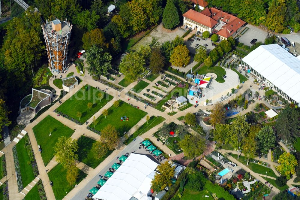 Bad Iburg from the bird's eye view: Park of Baumkronenweg and Aussichtsturm of LAGA Landesgartenschau in Bad Iburg in the state Lower Saxony, Germany