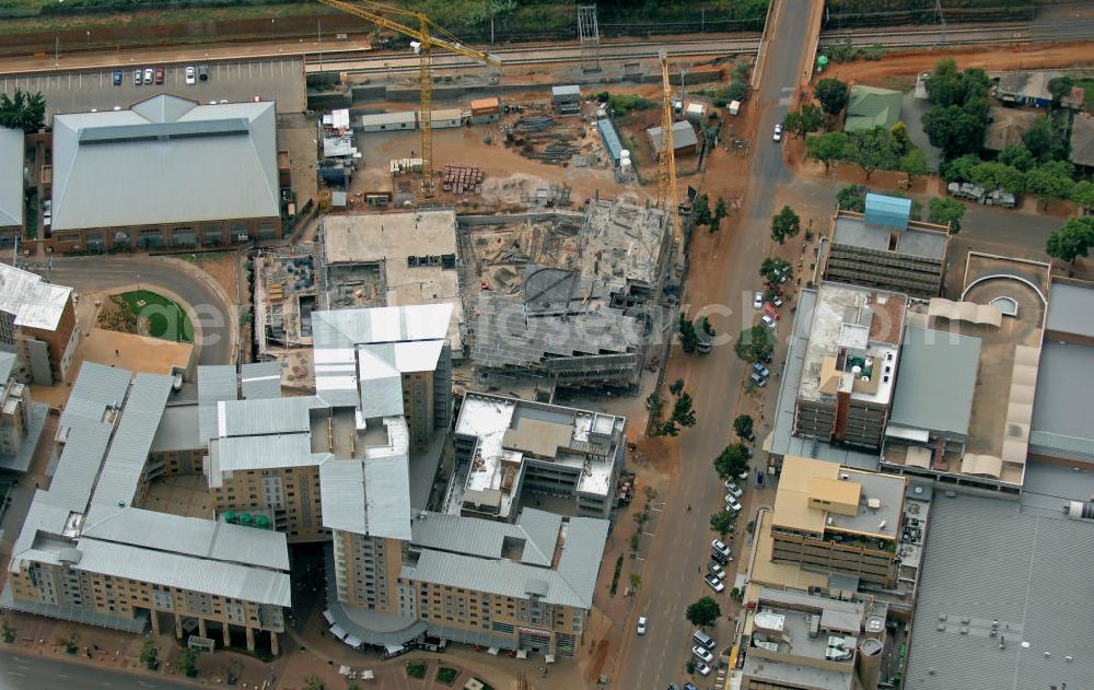 Aerial photograph Pretoria - Blick auf das teilweise noch im Bau befindliche Erschließungsprojekt The Fields im Stadtteil Hatfield. Hier entstehen Wohnungen, Einkaufsmöglichkeiten und Konferenzräume. Zielgruppe sind besonders Studenten der nahegelegenen Universität. View of the still partially under construction, development project The Fields in the district Hatfield.