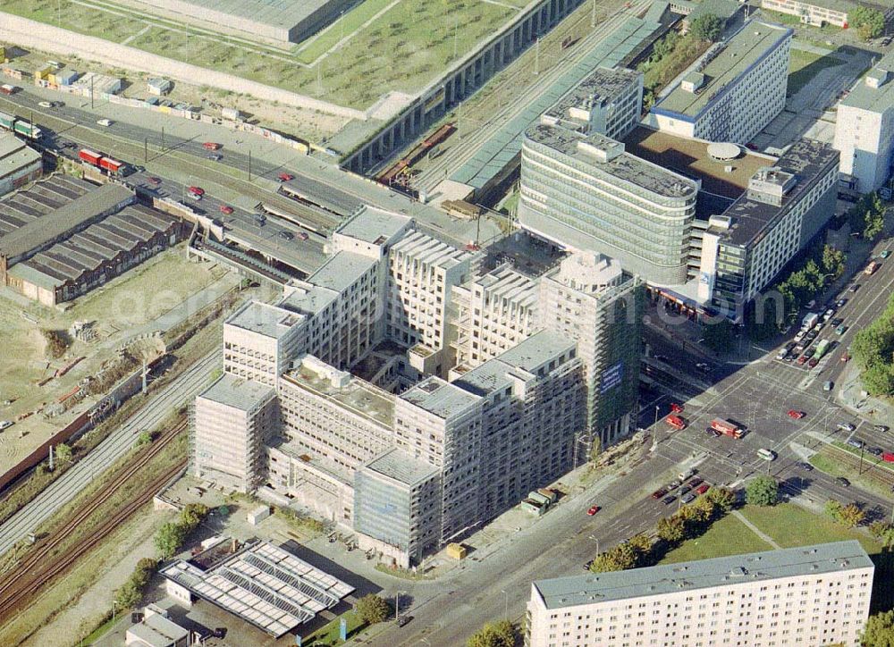 Aerial image Berlin - Lichtenberg - Bauruine des Büro- und Geschäftshauses an der Landsberger Allee / Ecke Storkower Straße in Berlin - Lichtenberg.