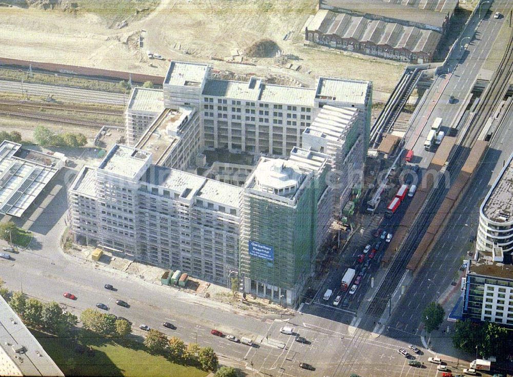 Berlin - Lichtenberg from above - Bauruine des Büro- und Geschäftshauses an der Landsberger Allee / Ecke Storkower Straße in Berlin - Lichtenberg.