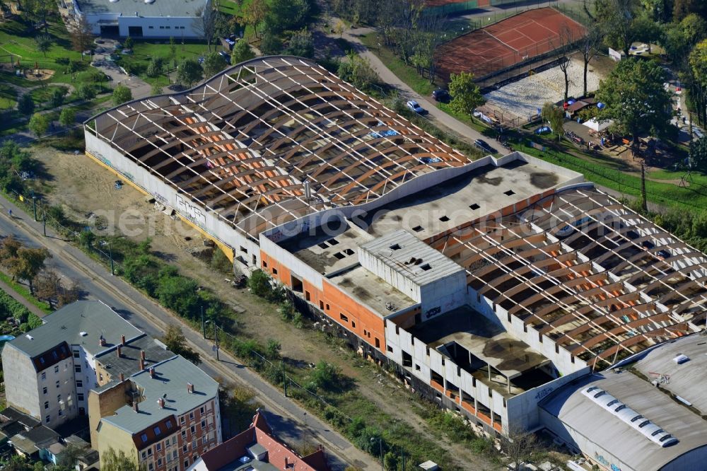 Aerial image Halle (Saale) - Construction ruin of the decaying carcass of the former construction site of sports paradise in Halle in Saxony-Anhalt