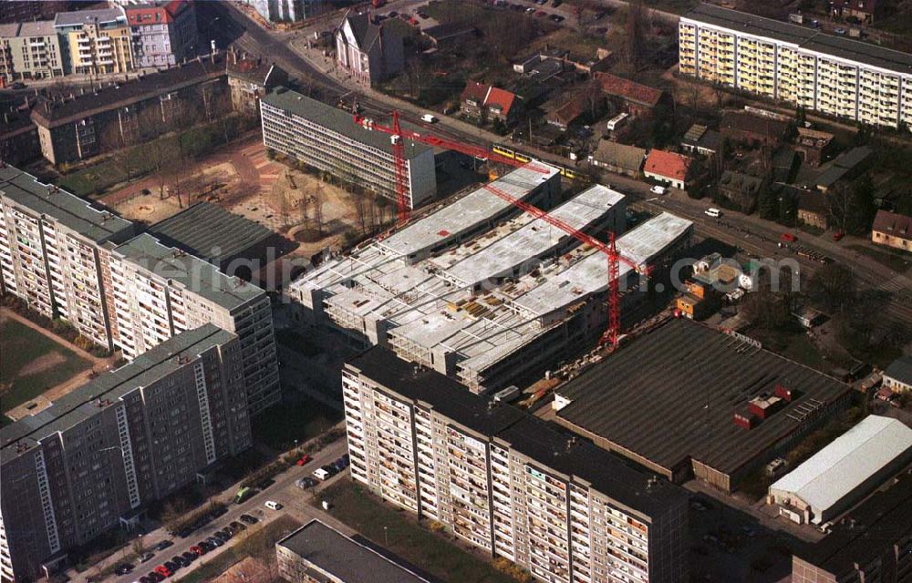 Aerial image Berlin - Hohenschönhausen - Baus des Einkaufzentrums Storchenhof an der Leuenberger Straße