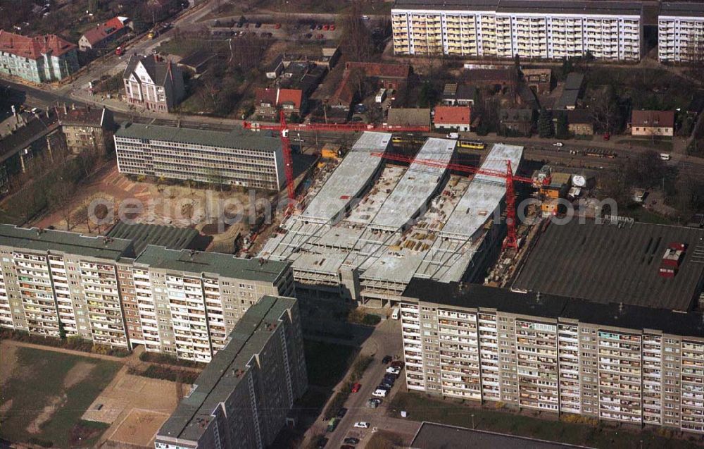 Aerial image Berlin - Hohenschönhausen - Baus des Einkaufzentrums Storchenhof an der Leuenberger Straße