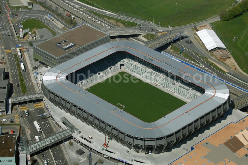 St. Gallen from the bird's eye view: Blick auf die Baustelle der AFG Arena, sie ist das künftige Fussballstadion des FC St. Gallen im Westen der Stadt St. Gallen.Am 14. September 2005 erfolgte nach fast zehnjähriger Planung der Spatenstich für die AFG Arena mit einem Fassungsvermögen von 20'300 Zuschauern. Davon entfallen 15'530 auf Sitzplätze und 4'770 auf Stehplätze. Für internationale Spiele können die 4'770 Stehplätze in 2'578 Sitzplätze umgewandelt werden, sodass eine Sitzplatzkapazität von 18'117 entsteht. benannt nach der AFG Arbonia-Forster-Holding mit Sitz in Arbon. Es ist das erste Schweizer Stadion, welches nach einem kommerziellen Unternehmen benannt wird. Das vorher unter dem Arbeitstitel Stadion West benannte Stadion soll ab 2008 das als Dauerprovisorium erweiterte Espenmoos ablösen.