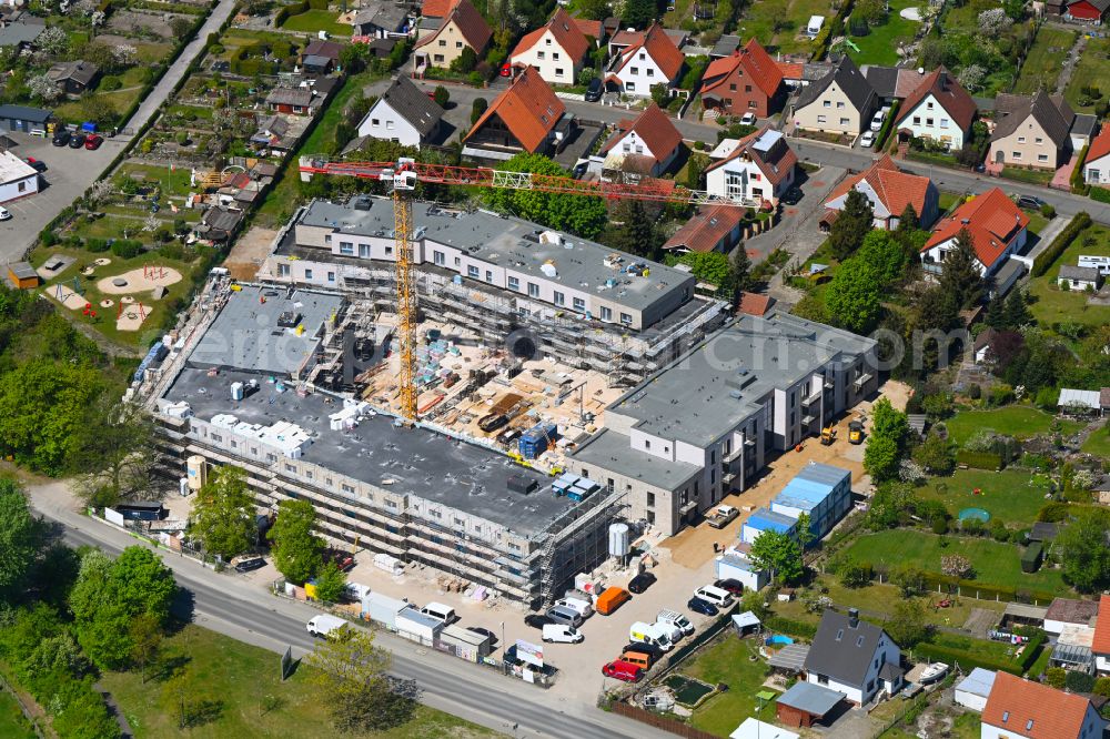 Aerial photograph Wolfsburg - Construction site from the construction of a senior and age-appropriate residential complex SCHOeNES LEBEN on Sandkruggaerten on street Sandkrugstrasse in the district Reislingen in Wolfsburg in the state Lower Saxony, Germany