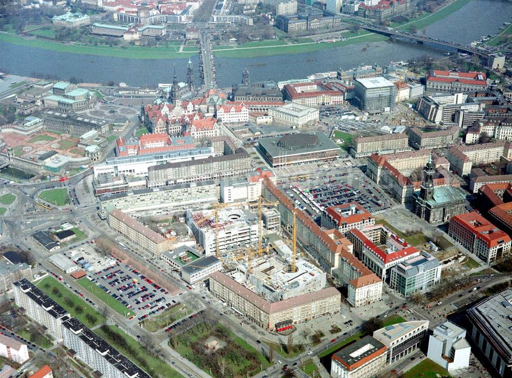 Dresden from the bird's eye view: Baustelle der Altmarkt-Galerie der ECE in der Dresdner Innenstadt.