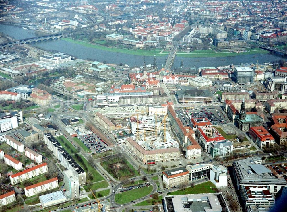 Dresden from the bird's eye view: Baustelle der Altmarkt-Galerie der ECE in der Dresdner Innenstadt.