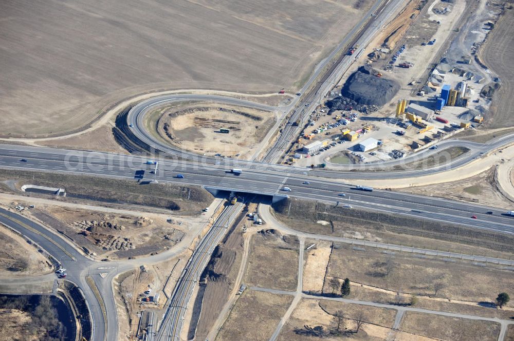 Waltersdorf from above - Die Baustelle an der Bundesautobahn A113 Anschlussstelle Flughafen BBI bei Waltersdorf. Die Anschlussstelle ist die letzte Bauleistung an der neuen Autobahn. The construction site of the federal autobahn A 113 interchange airport BBI near by Waltersdorf.