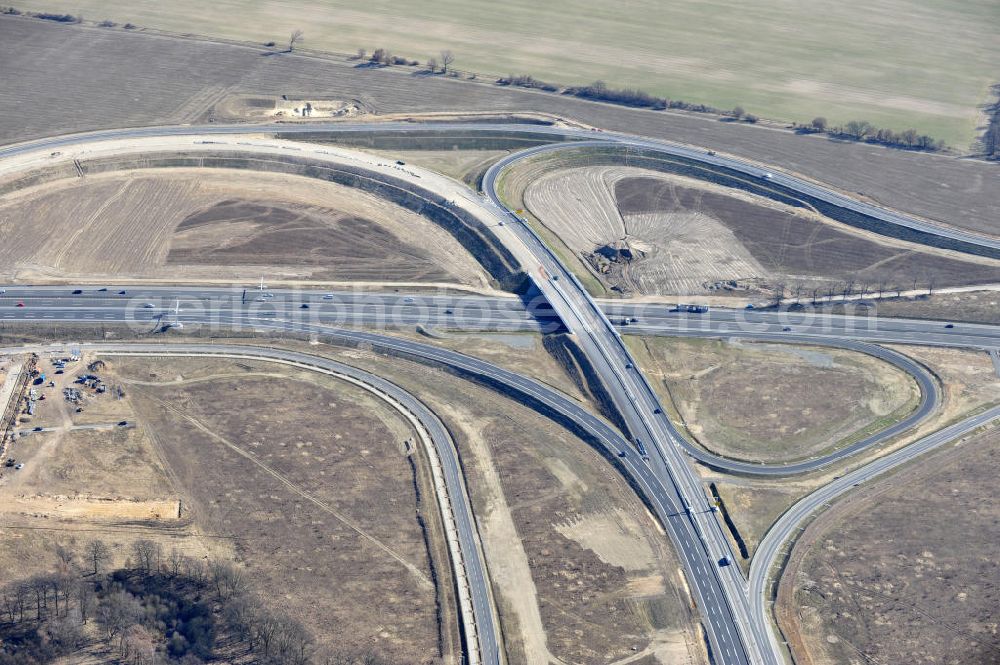 Aerial photograph Waltersdorf - Die Baustelle an der Bundesautobahn A113 Anschlussstelle Flughafen BBI bei Waltersdorf. Die Anschlussstelle ist die letzte Bauleistung an der neuen Autobahn. The construction site of the federal autobahn A 113 interchange airport BBI near by Waltersdorf.