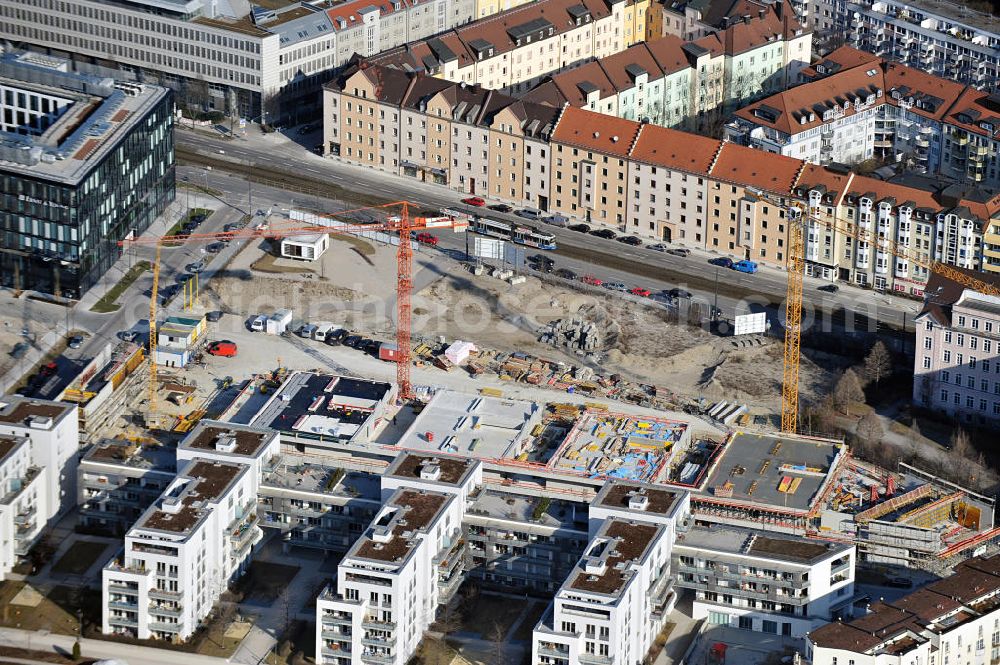 München from above - View of a construction site on Arnulf St. in Munich / Schwanthalerhöhe. Icade Reim Deutschland GmbH plans four buildings with a gross floor area of about 65.000 m². Ernst & Young already occupies the first building