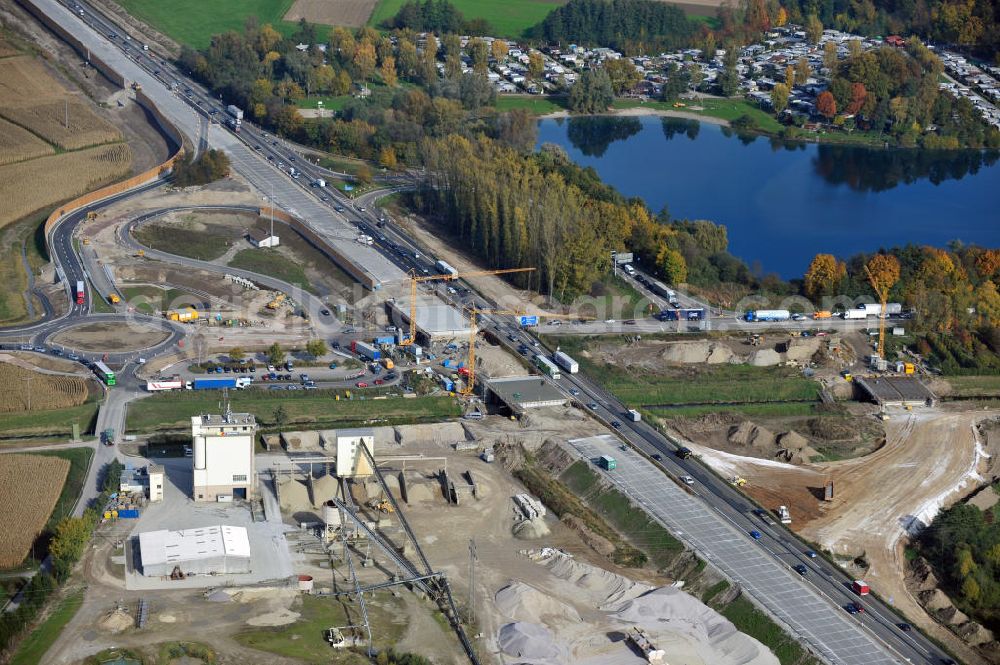 Achern from above - Baustelle Autobahn A 5 bei Achern für einen sechsstreifigen Ausbau durch das Wolfgang Gerbere Konsortium Via Solutions Südwest. Bauausführung erfolgt durch die Arbeitsgemeinschaft / ARGE VCS BAB A5, ein Zusammenschluß der Firmen EUROVIA, F. Kirchhoff Straßenbau und Reif Bauunternehmung. Hier die Anschlussstelle AS Achern Construction area at the freeway / motorway A 5 for a 6-streaky removal.