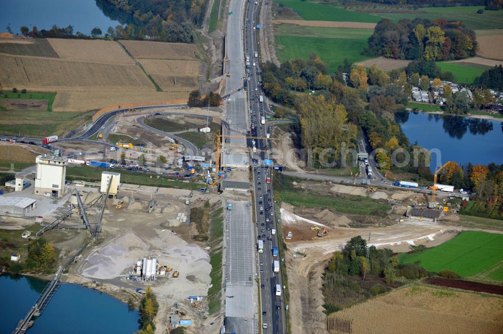 Achern from above - Baustelle Autobahn A 5 bei Achern für einen sechsstreifigen Ausbau durch das Wolfgang Gerbere Konsortium Via Solutions Südwest. Bauausführung erfolgt durch die Arbeitsgemeinschaft / ARGE VCS BAB A5, ein Zusammenschluß der Firmen EUROVIA, F. Kirchhoff Straßenbau und Reif Bauunternehmung. Hier die Anschlussstelle AS Achern Construction area at the freeway / motorway A 5 for a 6-streaky removal.