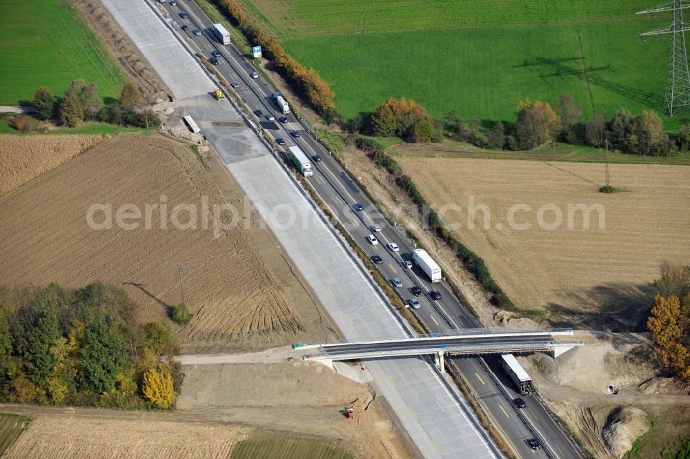 Achern from above - Baustelle Autobahn A 5 bei Achern für einen sechsstreifigen Ausbau durch das Wolfgang Gerbere Konsortium Via Solutions Südwest. Bauausführung erfolgt durch die Arbeitsgemeinschaft / ARGE VCS BAB A5, ein Zusammenschluß der Firmen EUROVIA, F. Kirchhoff Straßenbau und Reif Bauunternehmung. Hier die Anschlussstelle AS Achern Construction area at the freeway / motorway A 5 for a 6-streaky removal.