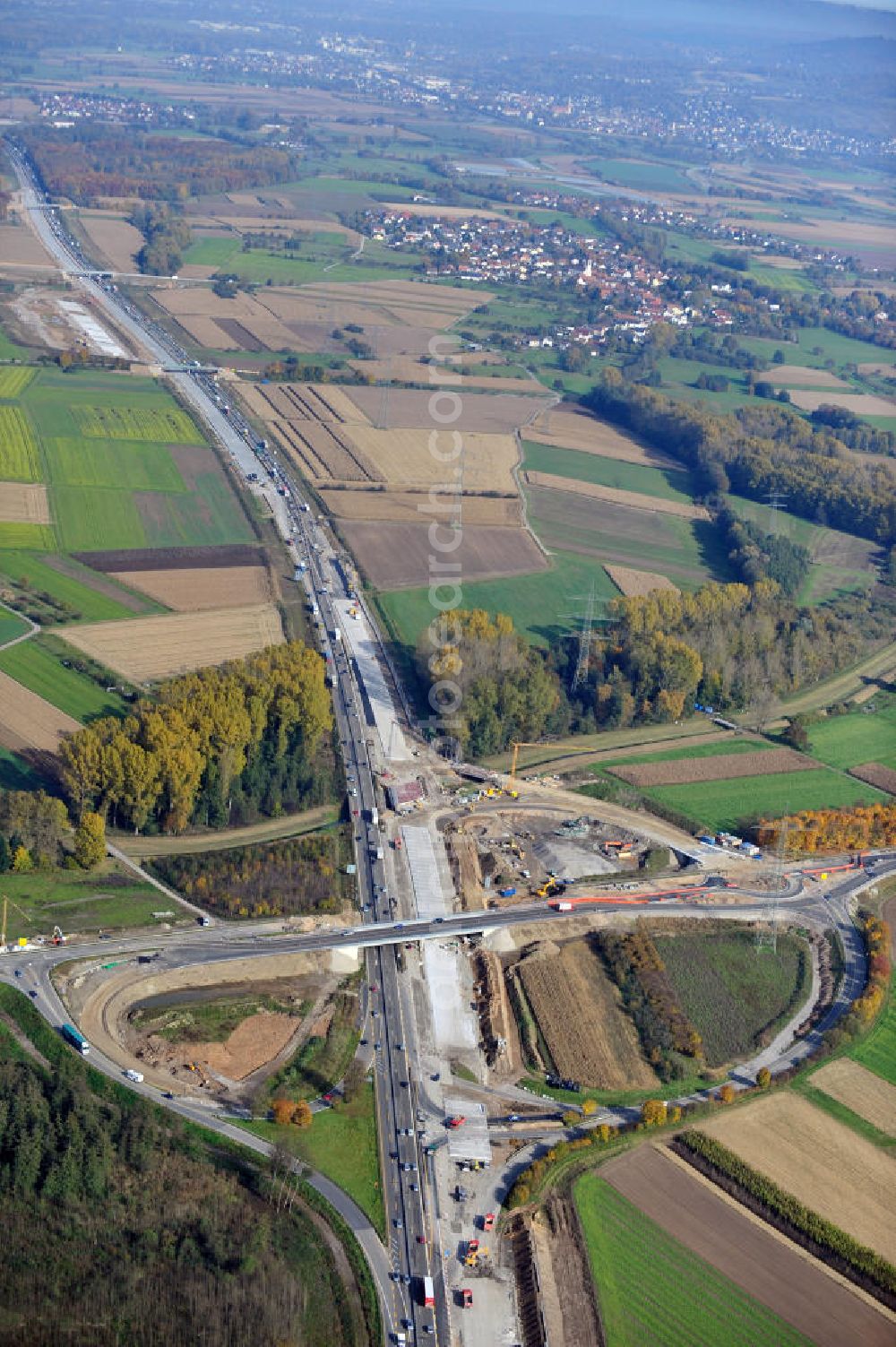 Bühl-Oberbruch from above - Baustelle Autobahn A 5 bei Oberbruch für einen sechsstreifigen Ausbau durch das Wolfgang Gerbere Konsortium Via Solutions Südwest. Bauausführung erfolgt durch die Arbeitsgemeinschaft / ARGE VCS BAB A5, ein Zusammenschluß der Firmen EUROVIA, F. Kirchhoff Straßenbau und Reif Bauunternehmung. Construction area at the freeway / motorway A 5 for a 6-streaky removal.