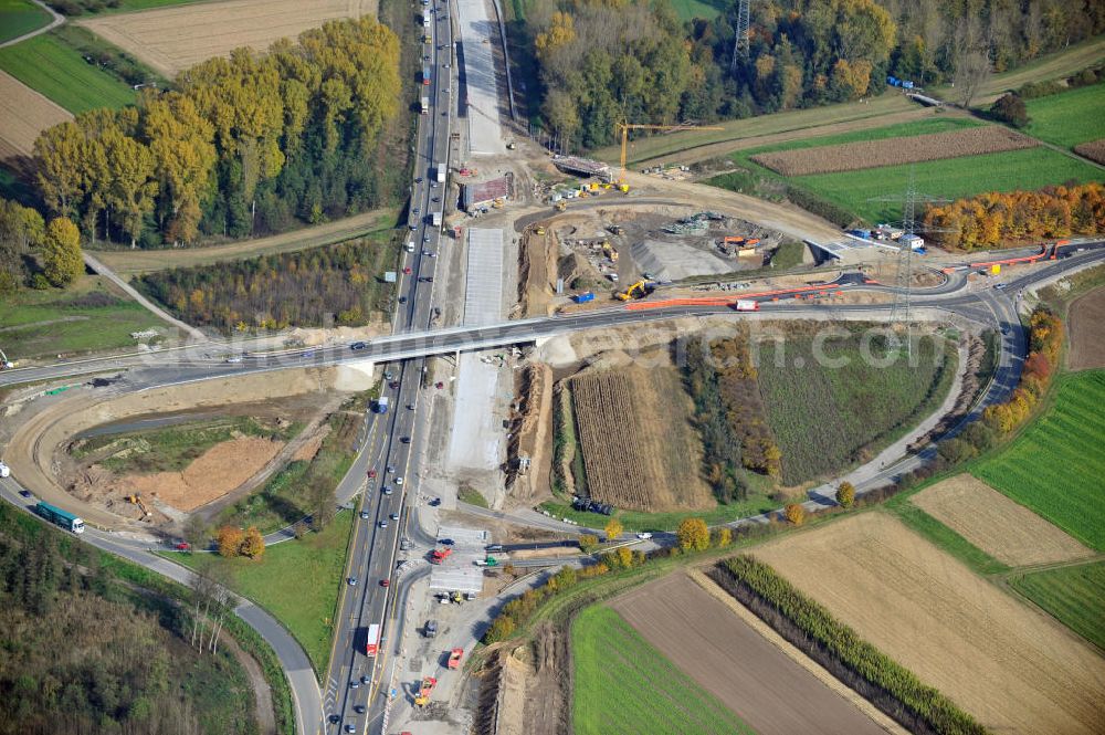 Aerial image Bühl-Oberbruch - Baustelle Autobahn A 5 bei Oberbruch für einen sechsstreifigen Ausbau durch das Wolfgang Gerbere Konsortium Via Solutions Südwest. Bauausführung erfolgt durch die Arbeitsgemeinschaft / ARGE VCS BAB A5, ein Zusammenschluß der Firmen EUROVIA, F. Kirchhoff Straßenbau und Reif Bauunternehmung. Construction area at the freeway / motorway A 5 for a 6-streaky removal.