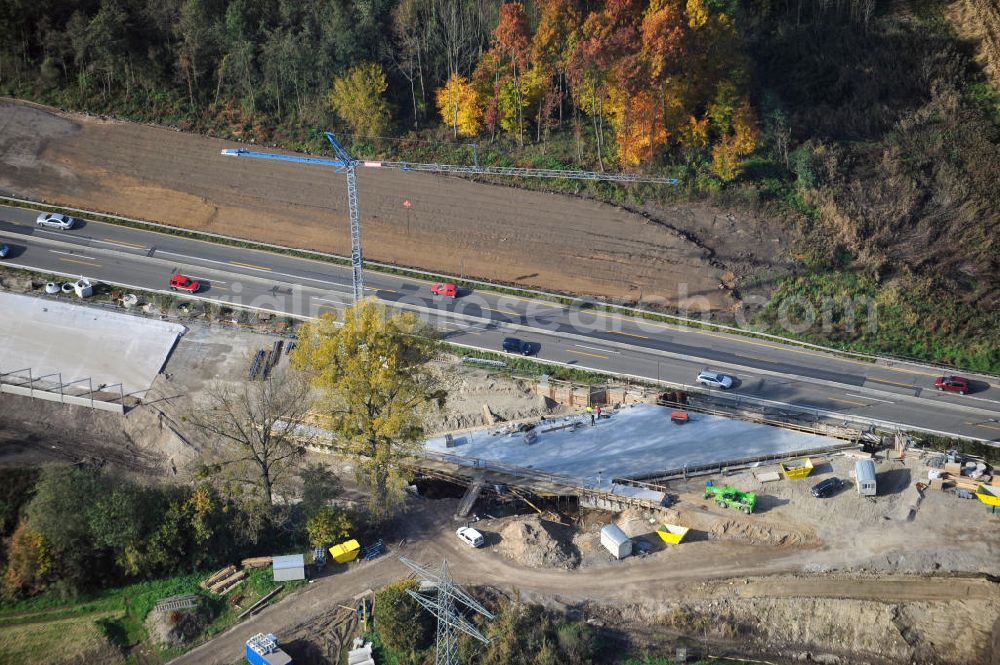 Bühl-Oberbruch from above - Baustelle Autobahn A 5 bei Oberbruch für einen sechsstreifigen Ausbau durch das Wolfgang Gerbere Konsortium Via Solutions Südwest. Bauausführung erfolgt durch die Arbeitsgemeinschaft / ARGE VCS BAB A5, ein Zusammenschluß der Firmen EUROVIA, F. Kirchhoff Straßenbau und Reif Bauunternehmung. Construction area at the freeway / motorway A 5 for a 6-streaky removal.