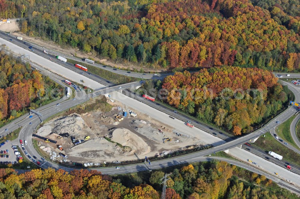 Aerial photograph Offenburg - Baustelle Autobahn A 5 bei Offenburg für einen sechsstreifigen Ausbau durch das Wolfgang Gerbere Konsortium Via Solutions Südwest. Bauausführung erfolgt durch die Arbeitsgemeinschaft / ARGE VCS BAB A5, ein Zusammenschluß der Firmen EUROVIA, F. Kirchhoff Straßenbau und Reif Bauunternehmung. Construction area at the freeway / motorway A 5 for a 6-streaky removal.