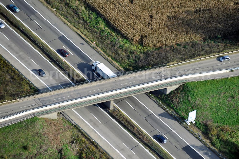 Wagshurst from above - Baustelle Autobahn A 5 bei Wagshurst für einen sechsstreifigen Ausbau durch das Wolfgang Gerbere Konsortium Via Solutions Südwest. Bauausführung erfolgt durch die Arbeitsgemeinschaft / ARGE VCS BAB A5, ein Zusammenschluß der Firmen EUROVIA, F. Kirchhoff Straßenbau und Reif Bauunternehmung. Construction area at the freeway / motorway A 5 for a 6-streaky removal.