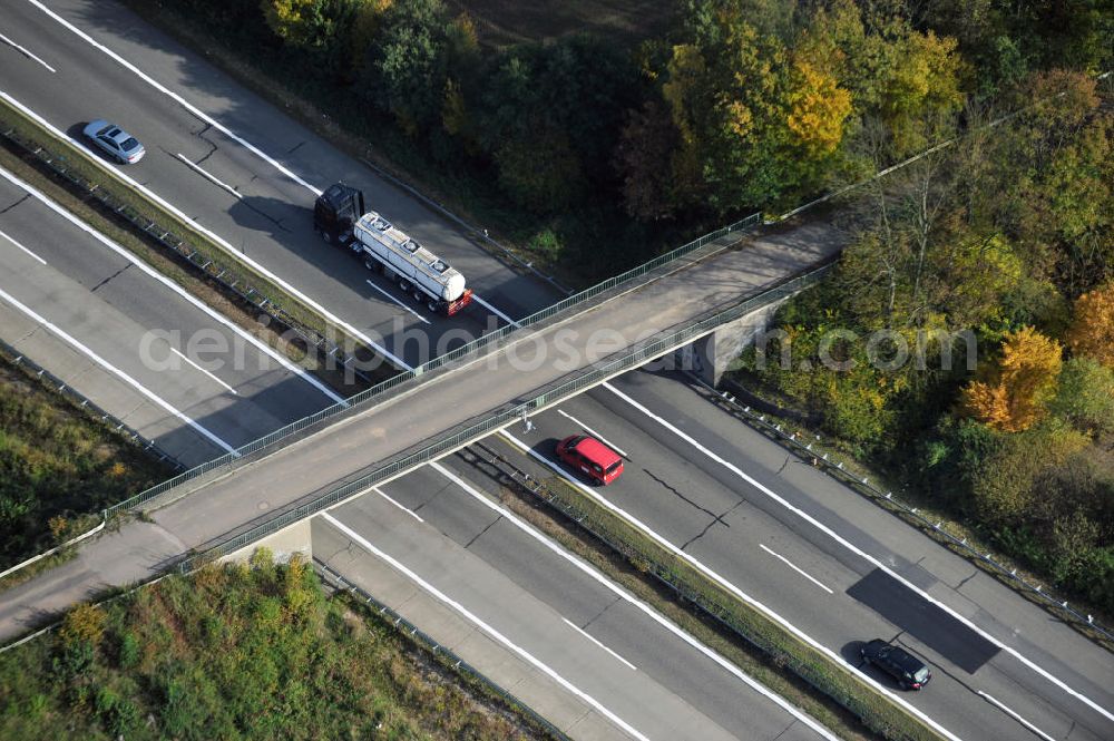 Aerial image Wagshurst - Baustelle Autobahn A 5 bei Wagshurst für einen sechsstreifigen Ausbau durch das Wolfgang Gerbere Konsortium Via Solutions Südwest. Bauausführung erfolgt durch die Arbeitsgemeinschaft / ARGE VCS BAB A5, ein Zusammenschluß der Firmen EUROVIA, F. Kirchhoff Straßenbau und Reif Bauunternehmung. Construction area at the freeway / motorway A 5 for a 6-streaky removal.