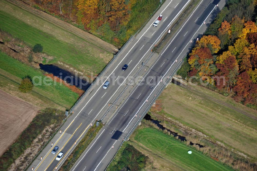 Wagshurst from above - Baustelle Autobahn A 5 bei Wagshurst für einen sechsstreifigen Ausbau durch das Wolfgang Gerbere Konsortium Via Solutions Südwest. Bauausführung erfolgt durch die Arbeitsgemeinschaft / ARGE VCS BAB A5, ein Zusammenschluß der Firmen EUROVIA, F. Kirchhoff Straßenbau und Reif Bauunternehmung. Construction area at the freeway / motorway A 5 for a 6-streaky removal.