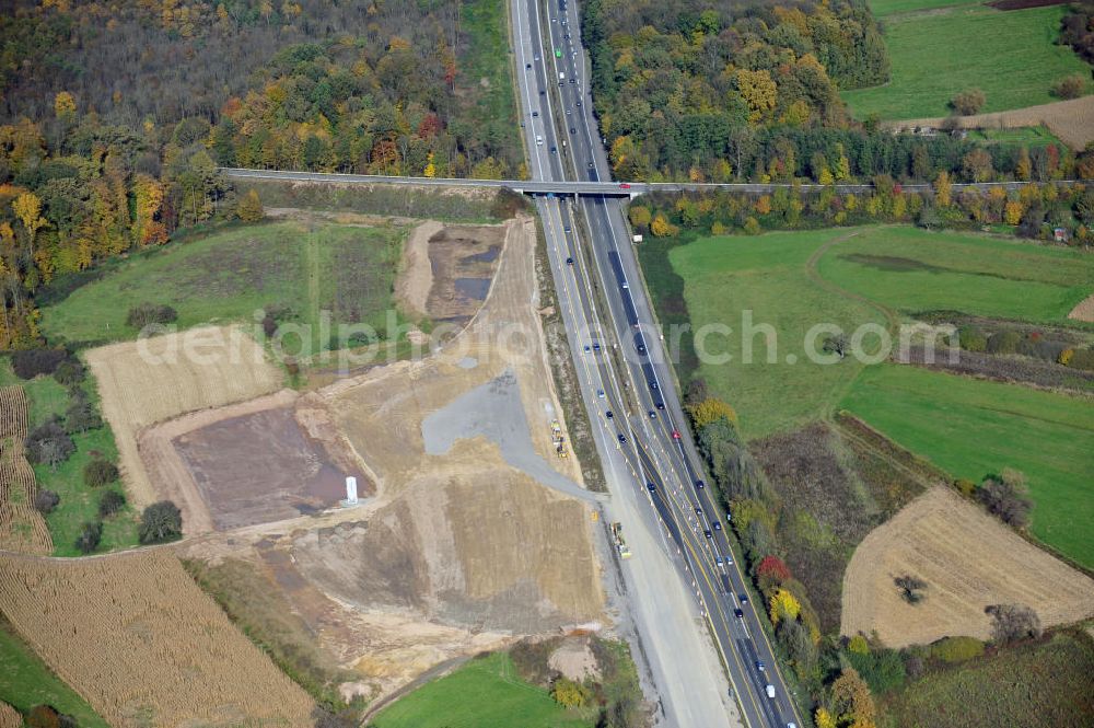 Aerial image Weier - Baustelle Autobahn A 5 bei Weier für einen sechsstreifigen Ausbau durch das Wolfgang Gerbere Konsortium Via Solutions Südwest. Bauausführung erfolgt durch die Arbeitsgemeinschaft / ARGE VCS BAB A5, ein Zusammenschluß der Firmen EUROVIA, F. Kirchhoff Straßenbau und Reif Bauunternehmung. Construction area at the freeway / motorway A 5 for a 6-streaky removal.