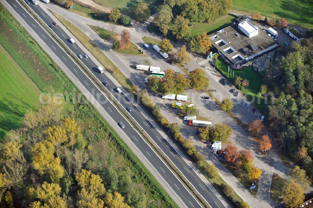 Weitenung from above - Baustelle Autobahn A 5 bei Weitenung für einen sechsstreifigen Ausbau durch das Wolfgang Gerbere Konsortium Via Solutions Südwest. Bauausführung erfolgt durch die Arbeitsgemeinschaft / ARGE VCS BAB A5, ein Zusammenschluß der Firmen EUROVIA, F. Kirchhoff Straßenbau und Reif Bauunternehmung. Construction area at the freeway / motorway A 5 for a 6-streaky removal.