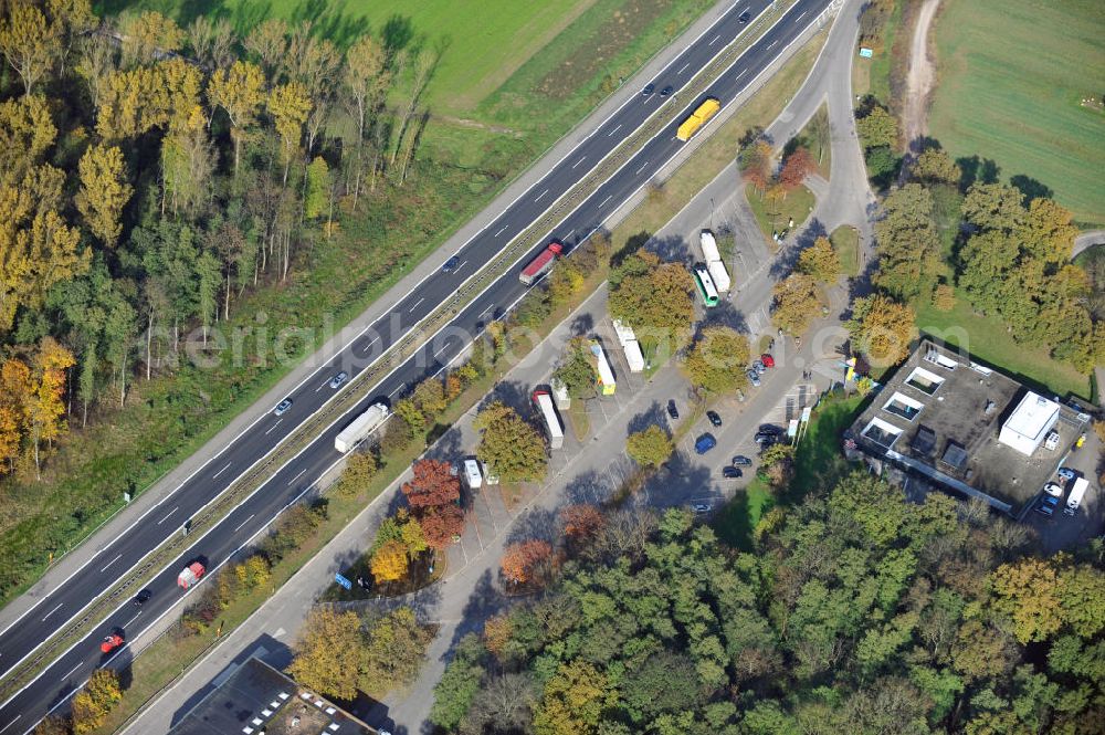 Weitenung from above - Baustelle Autobahn A 5 bei Weitenung für einen sechsstreifigen Ausbau durch das Wolfgang Gerbere Konsortium Via Solutions Südwest. Bauausführung erfolgt durch die Arbeitsgemeinschaft / ARGE VCS BAB A5, ein Zusammenschluß der Firmen EUROVIA, F. Kirchhoff Straßenbau und Reif Bauunternehmung. Construction area at the freeway / motorway A 5 for a 6-streaky removal.