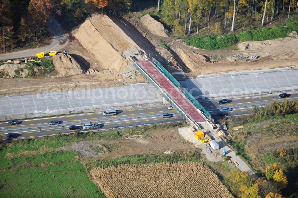 Aerial image Weitenung - Baustelle Autobahn A 5 bei Weitenung für einen sechsstreifigen Ausbau durch das Wolfgang Gerbere Konsortium Via Solutions Südwest. Bauausführung erfolgt durch die Arbeitsgemeinschaft / ARGE VCS BAB A5, ein Zusammenschluß der Firmen EUROVIA, F. Kirchhoff Straßenbau und Reif Bauunternehmung. Construction area at the freeway / motorway A 5 for a 6-streaky removal.