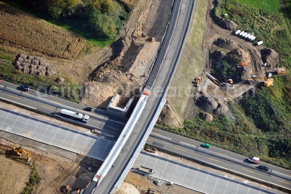 Weitenung from the bird's eye view: Baustelle Autobahn A 5 bei Weitenung für einen sechsstreifigen Ausbau durch das Wolfgang Gerbere Konsortium Via Solutions Südwest. Bauausführung erfolgt durch die Arbeitsgemeinschaft / ARGE VCS BAB A5, ein Zusammenschluß der Firmen EUROVIA, F. Kirchhoff Straßenbau und Reif Bauunternehmung. Construction area at the freeway / motorway A 5 for a 6-streaky removal.