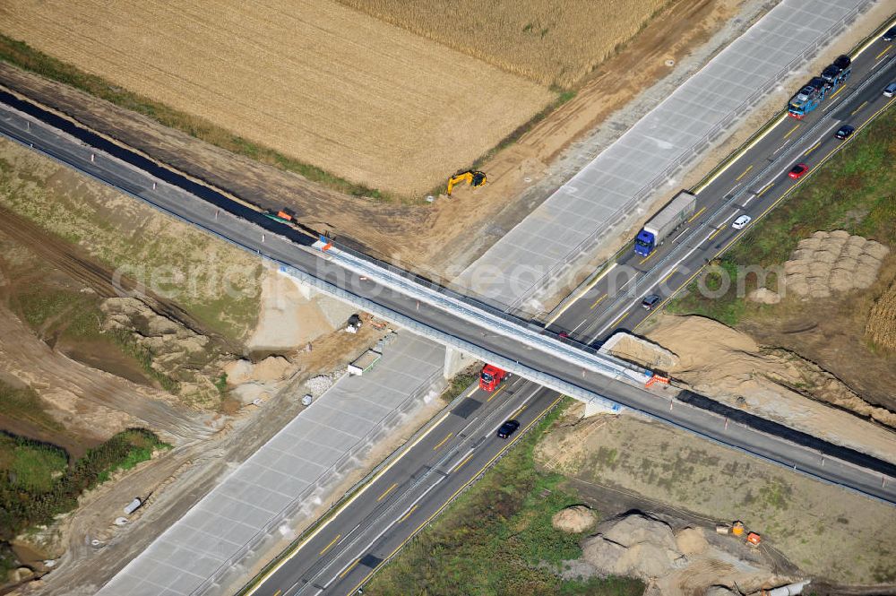 Weitenung from above - Baustelle Autobahn A 5 bei Weitenung für einen sechsstreifigen Ausbau durch das Wolfgang Gerbere Konsortium Via Solutions Südwest. Bauausführung erfolgt durch die Arbeitsgemeinschaft / ARGE VCS BAB A5, ein Zusammenschluß der Firmen EUROVIA, F. Kirchhoff Straßenbau und Reif Bauunternehmung. Construction area at the freeway / motorway A 5 for a 6-streaky removal.