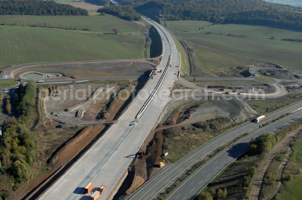 Eisenach from above - Blick auf die Baustelle der Ausfahrt / Anschlussstelle Eisenach-West der A4. Der Neubau ist Teil des Projekt Nordverlegung / Umfahrung Hörselberge der Autobahn E40 / A4 in Thüringen bei Eisenach. Durchgeführt werden die im Zuge dieses Projektes notwendigen Arbeiten unter an derem von den Mitarbeitern der Niederlassung Weimar der EUROVIA Verkehrsbau Union sowie der Niederlassungen Abbruch und Erdbau, Betonstraßenbau, Ingenieurbau und TECO Schallschutz der EUROVIA Beton sowie der DEGES.