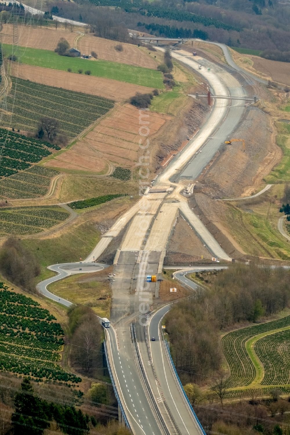 Aerial photograph Bestwig - Construction site for the new building of Routing and traffic lanes over the highway bridge in the motorway A 46 in Bestwig in the state North Rhine-Westphalia, Germany