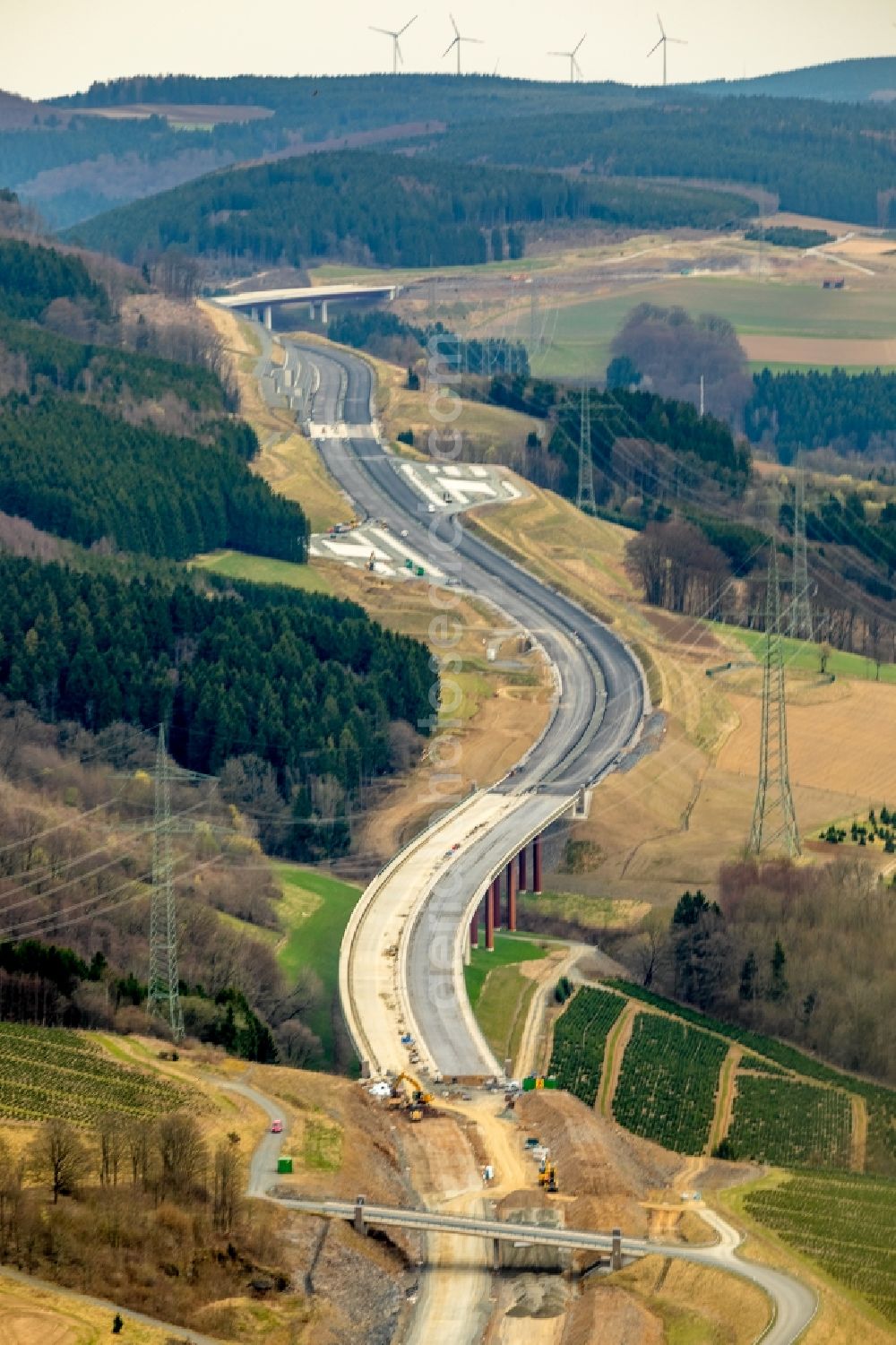 Bestwig from above - Construction site for the new building of Routing and traffic lanes over the highway bridge in the motorway A 46 in Bestwig in the state North Rhine-Westphalia, Germany