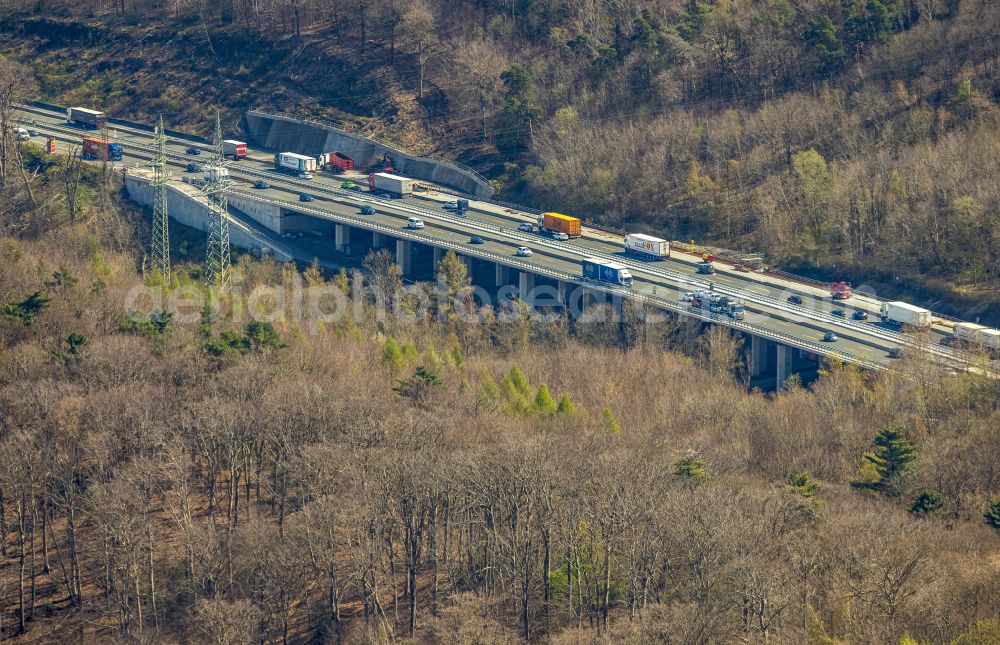 Hagen from above - Construction site for the new building of Routing and traffic lanes over the highway bridge in the motorway A 1 in Hagen in the state North Rhine-Westphalia, Germany