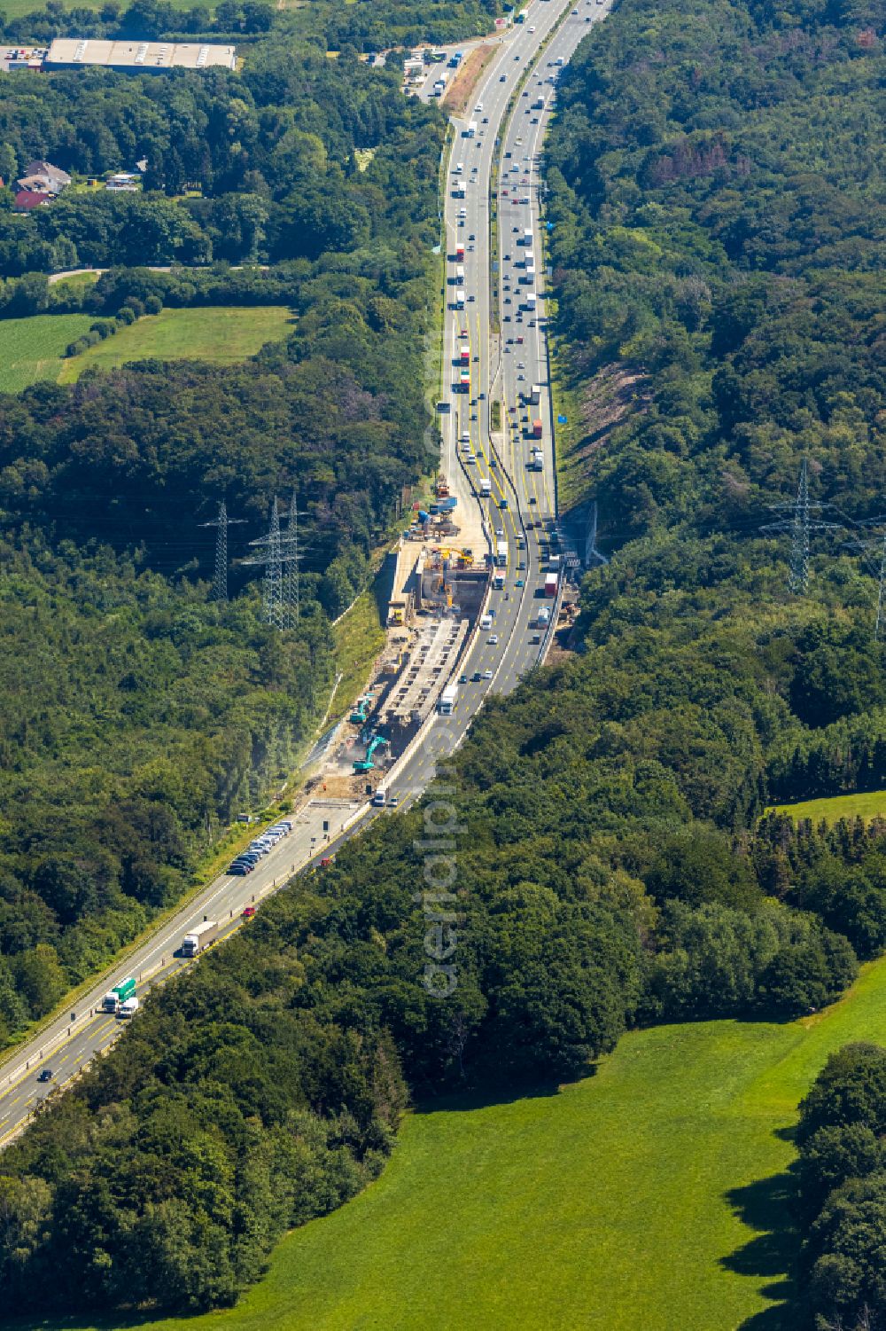 Aerial image Hagen - Construction site for the new building of Routing and traffic lanes over the highway bridge in the motorway A 1 in Hagen in the state North Rhine-Westphalia, Germany