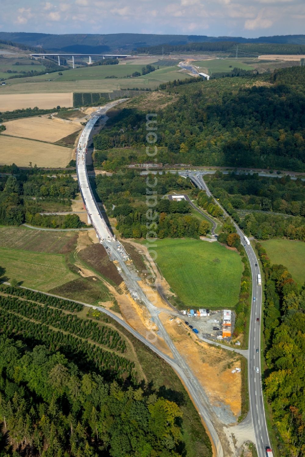 Bestwig from above - Construction site for the new building of Routing and traffic lanes over the highway bridge in the motorway A 46 - B480n Neue Ruhrtalbruecke Bermecke in Bestwig in the state North Rhine-Westphalia