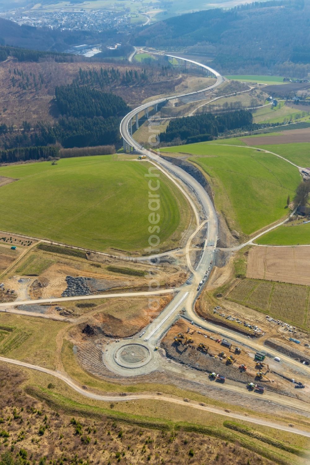 Bestwig from above - Construction site of routing and traffic lanes during the highway exit and access the motorway A 46 with Kreisverkehr and Anschluss on Bandesstrasse B7 in the district Olsberg in Bestwig in the state North Rhine-Westphalia, Germany