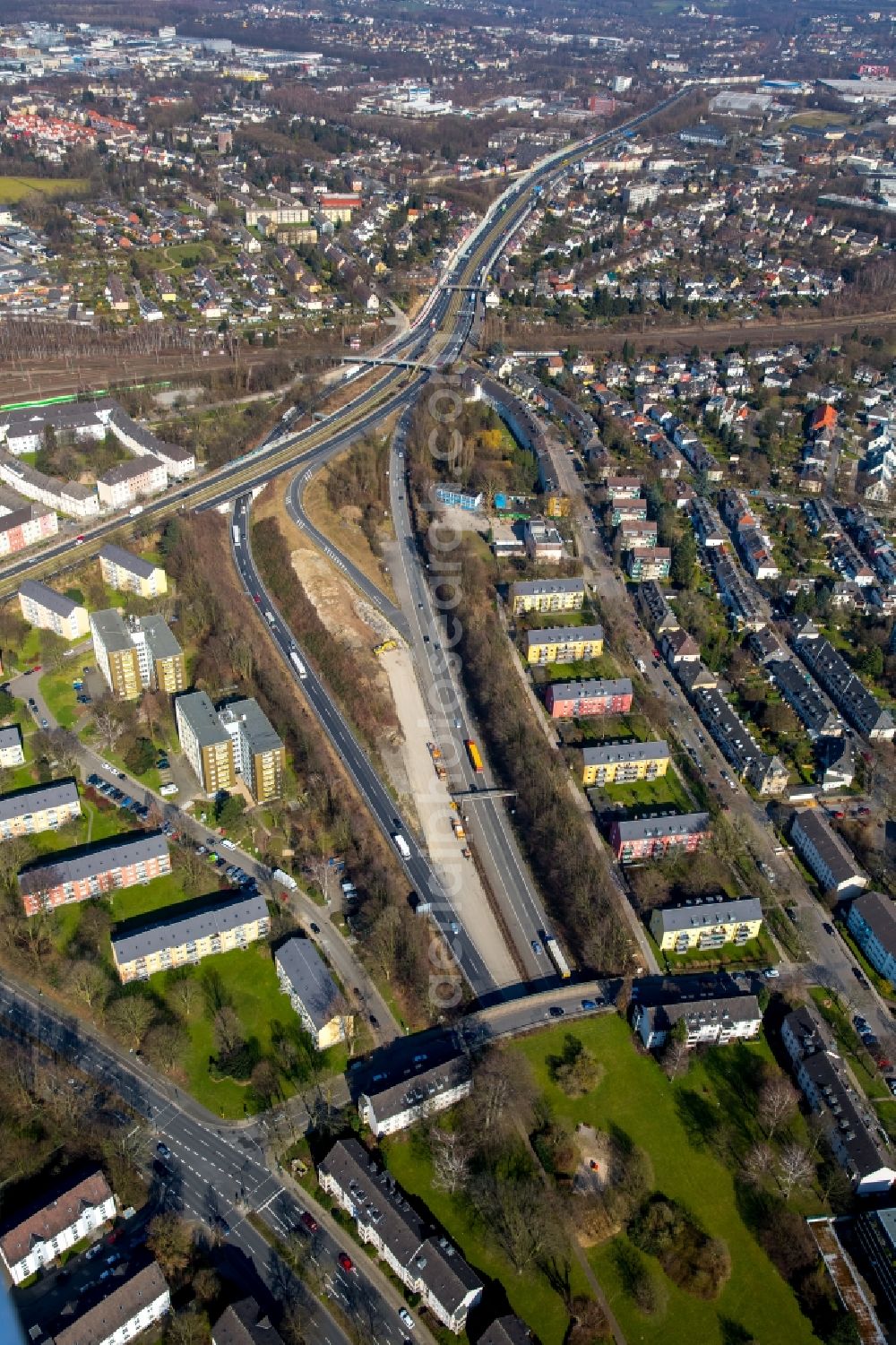 Aerial photograph Essen - Construction site for the expansion of traffic flow on the intersection of the motorways BAB A 52 and A 40 in Essen in the state of North Rhine-Westphalia