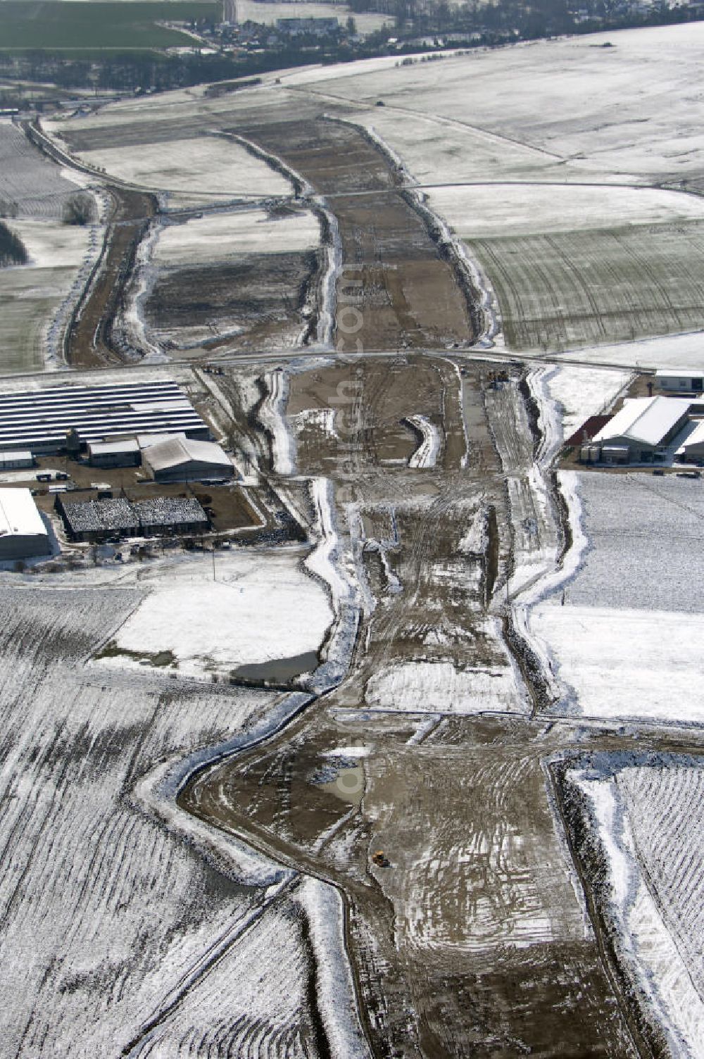 Aerial image Eisenach - Neubautrasse der BAB A 4 - Umfahrung Hörselberge in Thüringen bei Eisenach. Im September 2007 hat das Bieterkonsortium VINCI Concessions / Hochtief PPP (50/50) den Zuschlag für das A-Modell BAB A 4 Umfahrung Hörselberge (km 238,5 bis km 283,2) erhalten. Die bei diesem Projekt auf der Bauausführungsebene gegründete Arbeitsgemeinschaft wird von der EUROVIA Infra GmbH angeführt, des Weiteren sind hier die Unternehmen Hochtief, Strassing Limes und Rädlinger beteiligt. Durchgeführt werden die im Zuge dieses Projektes notwendigen Arbeiten unter an derem von den Mitarbeitern der Niederlassung Weimar der EUROVIA Verkehrsbau Union sowie der Niederlassungen Abbruch und Erdbau, Betonstraßenbau, Ingenieurbau und TECO Schallschutz der EUROVIA Beton.