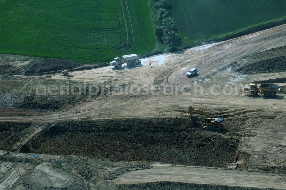 Eisenach - Kindel from the bird's eye view: Neubautrasse der BAB A 4 - Umfahrung Hörselberge in Thüringen bei Eisenach. Im September 2007 hat das Bieterkonsortium VINCI Concessions / Hochtief PPP (50/50) den Zuschlag für das A-Modell BAB A 4 Umfahrung Hörselberge (km 238,5 bis km 283,2) erhalten. Die bei diesem Projekt auf der Bauausführungsebene gegründete Arbeitsgemeinschaft wird von der EUROVIA Infra GmbH angeführt, des Weiteren sind hier die Unternehmen Hochtief, Strassing Limes und Rädlinger beteiligt. Durchgeführt werden die im Zuge dieses Projektes notwendigen Arbeiten unter an derem von den Mitarbeitern der Niederlassung Weimar der EUROVIA Verkehrsbau Union sowie der Niederlassungen Abbruch und Erdbau, Betonstraßenbau, Ingenieurbau und TECO Schallschutz der EUROVIA Beton. DEGES