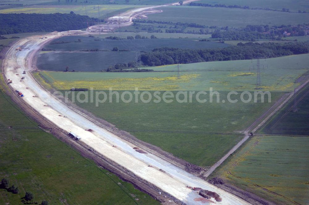 Eisenach - Kindel from the bird's eye view: Neubautrasse der BAB A 4 - Umfahrung Hörselberge in Thüringen bei Eisenach. Im September 2007 hat das Bieterkonsortium VINCI Concessions / Hochtief PPP (50/50) den Zuschlag für das A-Modell BAB A 4 Umfahrung Hörselberge (km 238,5 bis km 283,2) erhalten. Die bei diesem Projekt auf der Bauausführungsebene gegründete Arbeitsgemeinschaft wird von der EUROVIA Infra GmbH angeführt, des Weiteren sind hier die Unternehmen Hochtief, Strassing Limes und Rädlinger beteiligt. Durchgeführt werden die im Zuge dieses Projektes notwendigen Arbeiten unter an derem von den Mitarbeitern der Niederlassung Weimar der EUROVIA Verkehrsbau Union sowie der Niederlassungen Abbruch und Erdbau, Betonstraßenbau, Ingenieurbau und TECO Schallschutz der EUROVIA Beton. DEGES